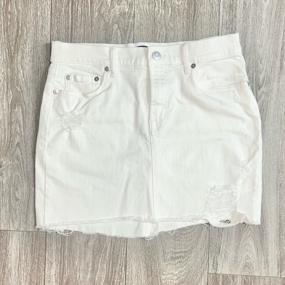 GAP | White Distressed Denim Mini Skirt | Raw Hem | Size M